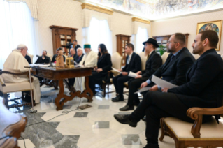 5-A los miembros de la delegaci&oacute;n de Albania guiada por Su Gracia Dede Edmond Brahimaj 