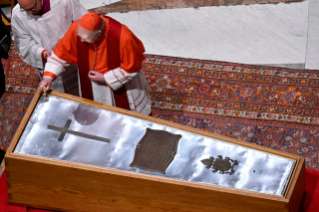 5-Closing of the Coffin of the Roman Pontiff Francis