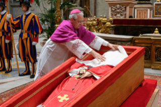 3-Closing of the Coffin of the Roman Pontiff Francis