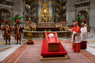 0-Closing of the Coffin of the Roman Pontiff Francis